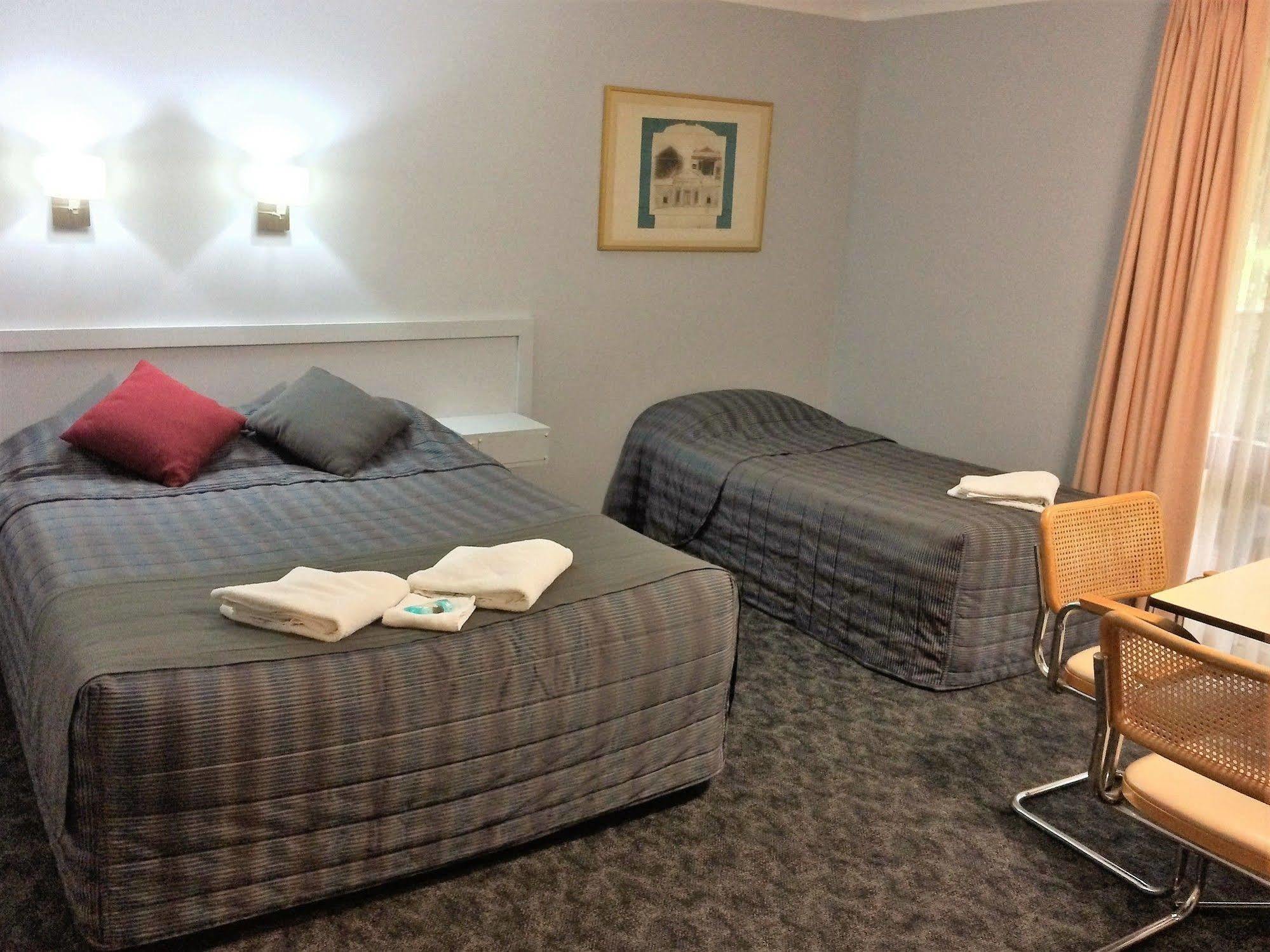 Town & Country Motor Inn Forbes Exterior foto
